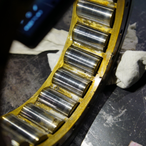 Field analysis . Cylindrical roller radial bearing. Outer race assembly